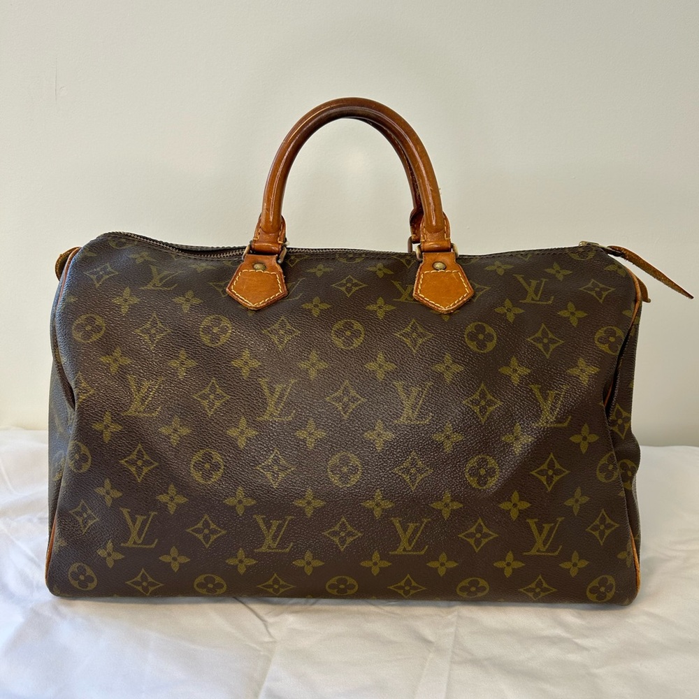 Louis Vuitton Monogram Speedy 35